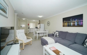 6 Light Bright Home In South Perth